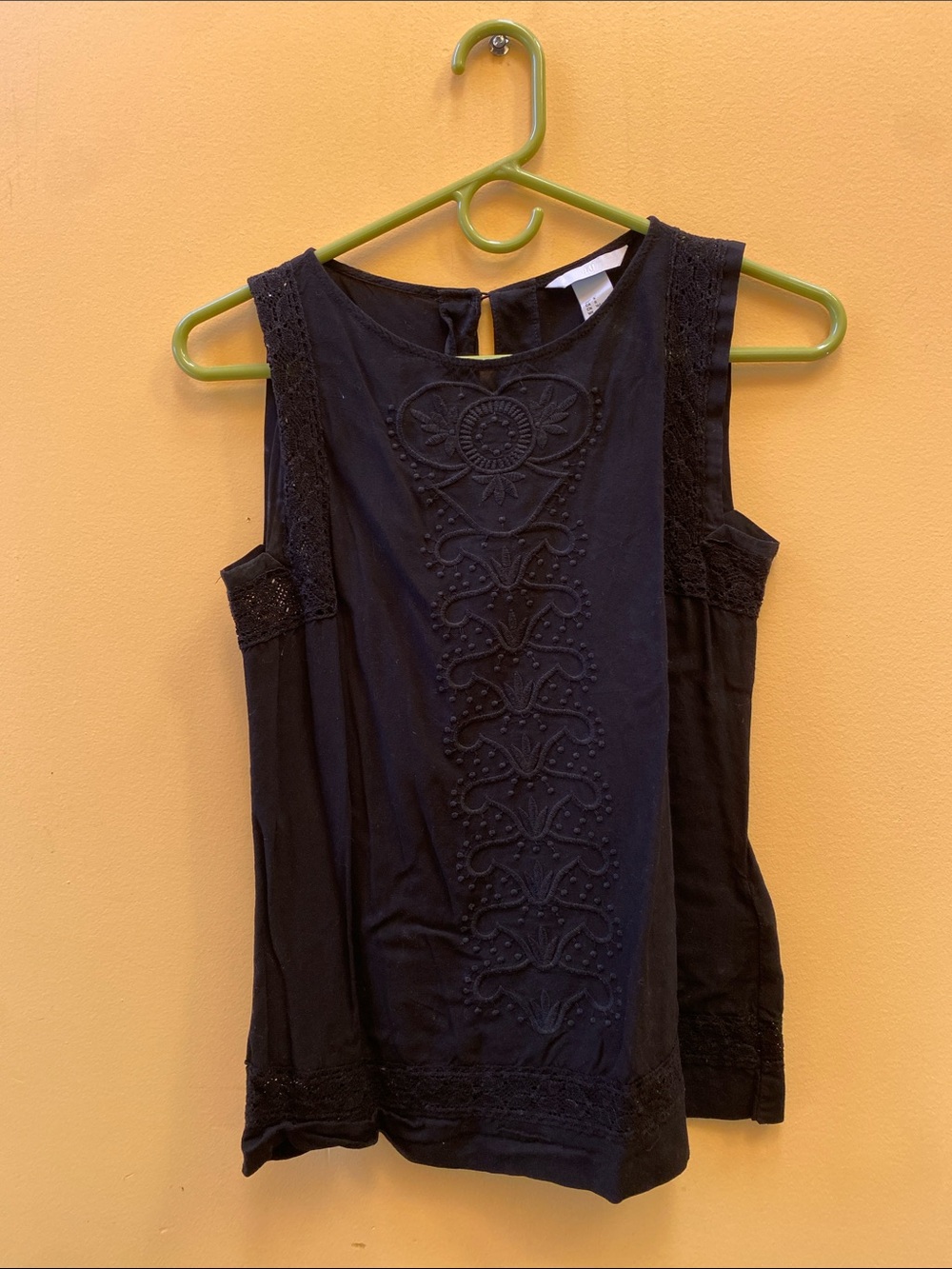 Size 6 H&M Black Embroidered Tank Top